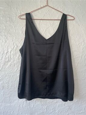 NWT Simple Fun Classic black satiny wide strap basic  vneck tank top; size XL